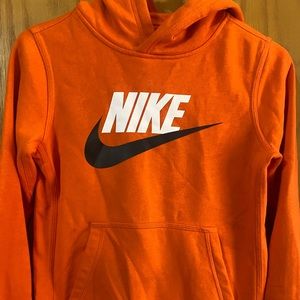 Big boys Nike hoodie. Size Medium.